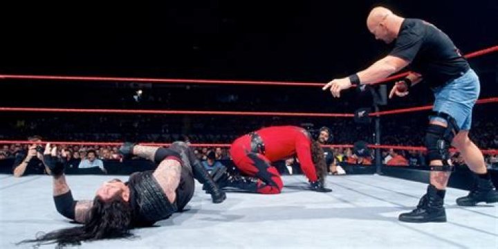 10 Big Man Vs. Big Man Matches That Sucked