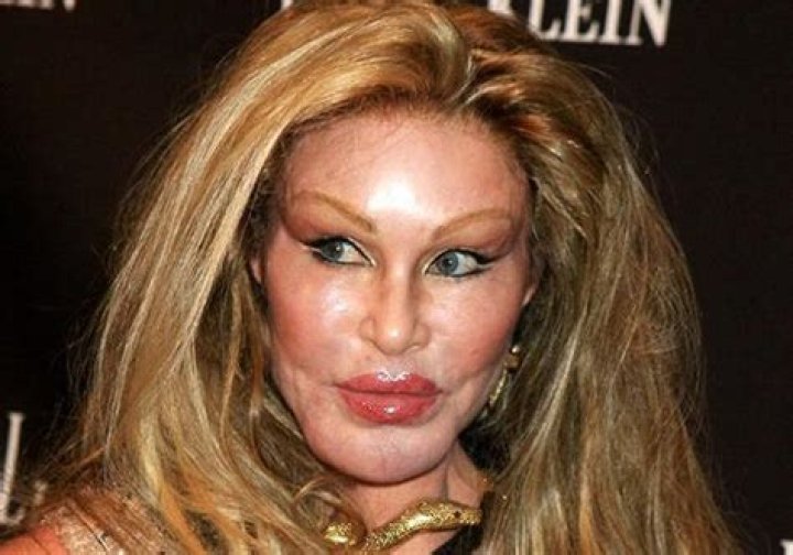 10 + Ugly Pictures Of Celebs Without Makeup That Will Break Your Heart