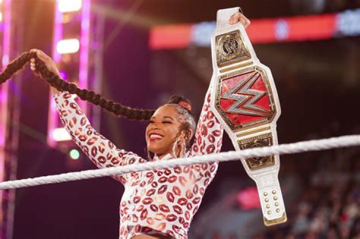 10 WWE Female Wrestlers (Who Would Be Better As Managers)