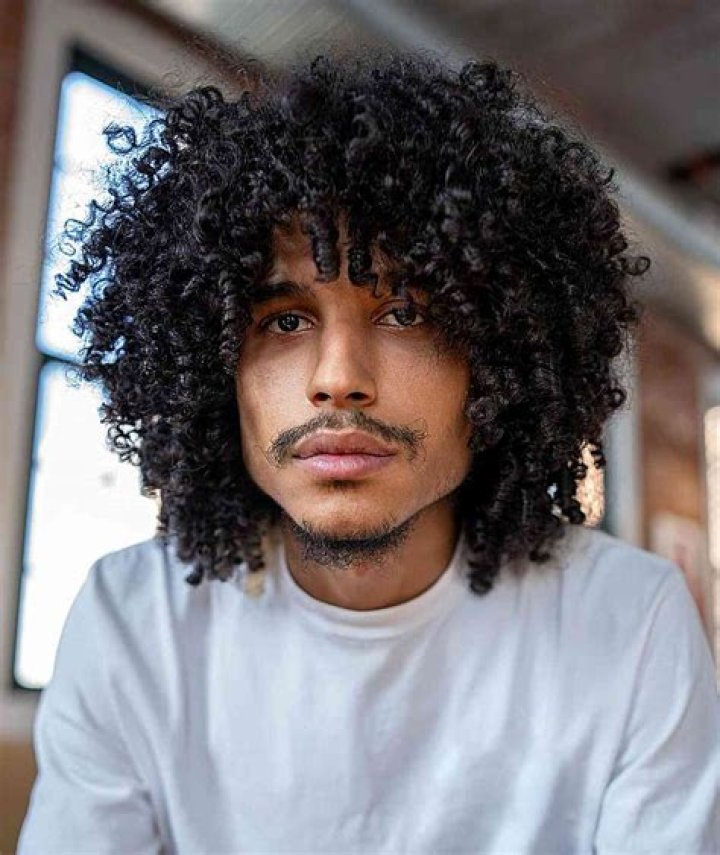 𝐏𝐈𝐍𝐓𝐄𝐑𝐄𝐒𝐓 𝐓𝐫𝐨𝐩𝐢𝐜_𝐌 🌺 Curly hair styles naturally, Braids hairstyles