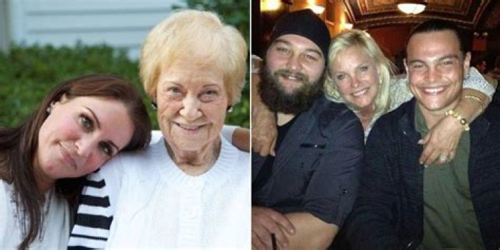 17 Unrecognizable Moms Of WWE Stars