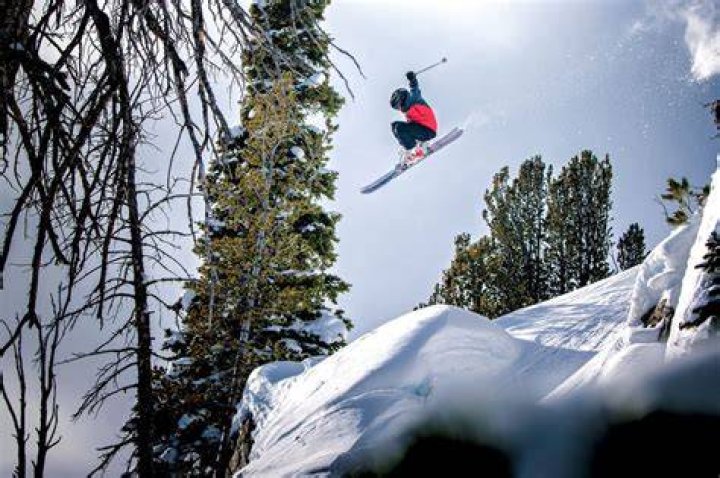 17-Year-Old Skiing Sensation Takes His ‘First Steps’ on a Special Day After
Shocking Accident Left Him in Saddening State