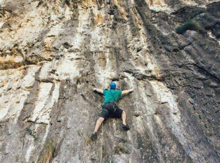 18-Year-Old Falls 90 Feet to Death While Climbing Cherokee Rock Village