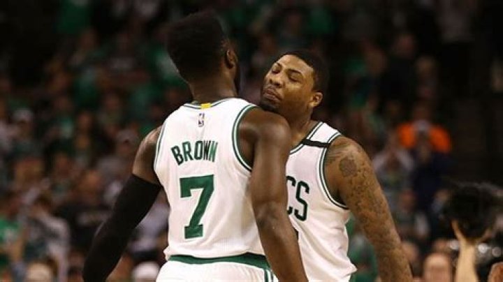 90 Days After Celtics Betrayal, Marcus Smart Ignites War Between “Brother”
Jaylen Brown and New Grizzlies Teammate