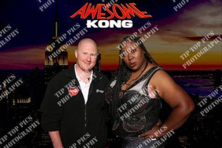 Aja Kong Awesome Kong
