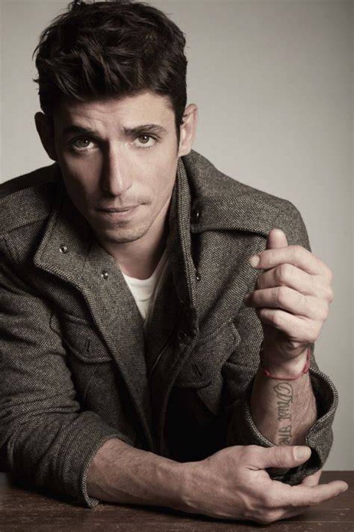Alberto Guerra &mdash; Biografi Aktor, Film, Penghargaan & Fakta