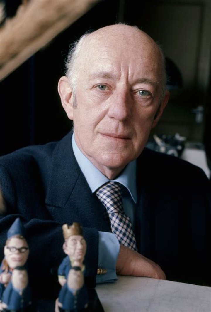 Alec Guinness as Ser Gerold Hightower in A Dragon's Roar