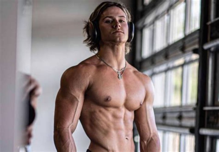 Alex Eubank Height, Weight, Age, Boyfriend, Family
