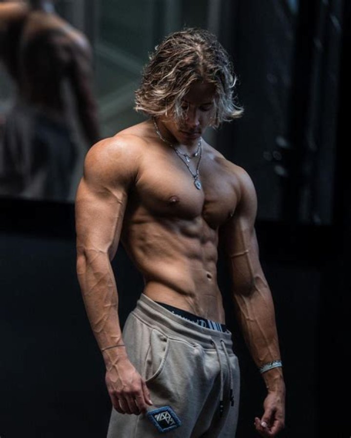 Alex Eubank wallpaper Gym guys, Bodybuilding pictures, Gym inspiration
