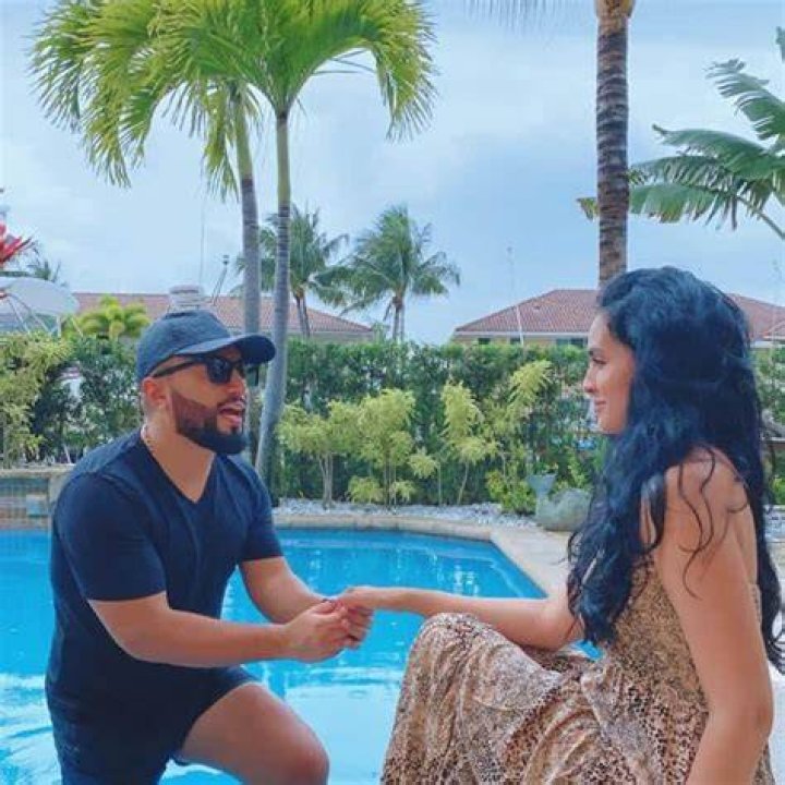 Alex Sensation is Married to Wife Diana Sensation. Kids Willis