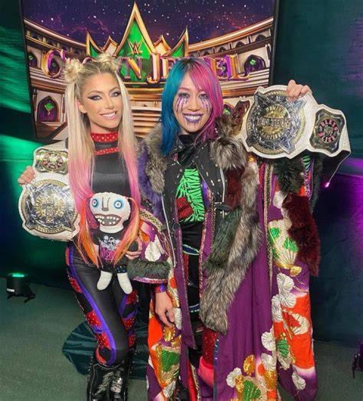 Alexa Bliss & Asuka v Damage CTRL Raw October 31, 2022 Cropped