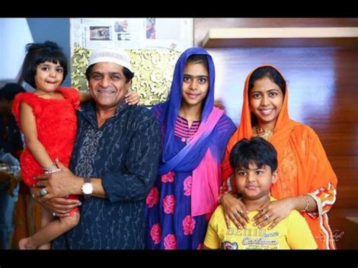 Ali Comedian Family Photos / Comedy actor ali family photos with wife