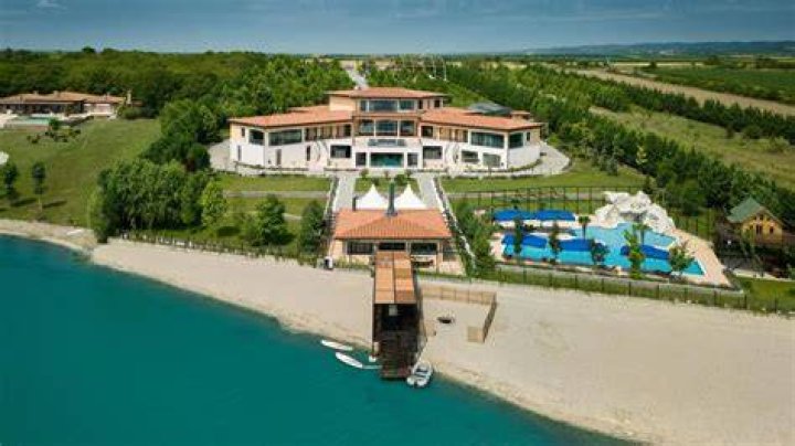 All About Novak Djokovic’s Astonishing Lakeside Villa in Serbia