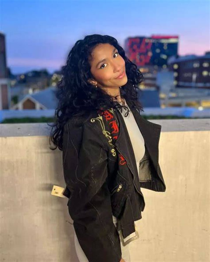 Amber Reyes Wikipedia, Age, Height, Kids EntertainPulse
