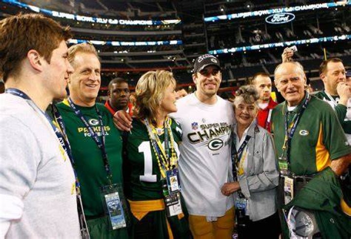 Amidst Aaron Rodgers’ Health Challenges, Elder Brother Luke Delights Fans With
Baby Rodgers’ Cute Moment