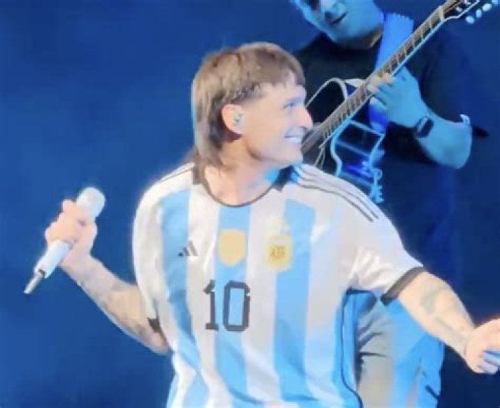 “Argentina F**ked Us” – Peso Pluma Upsets Mexican Fans by Hyping Lionel Messi &
Co. During Concert