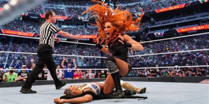 Becky Lynch v Bianca Belair Extreme Rules 2021 Cropped