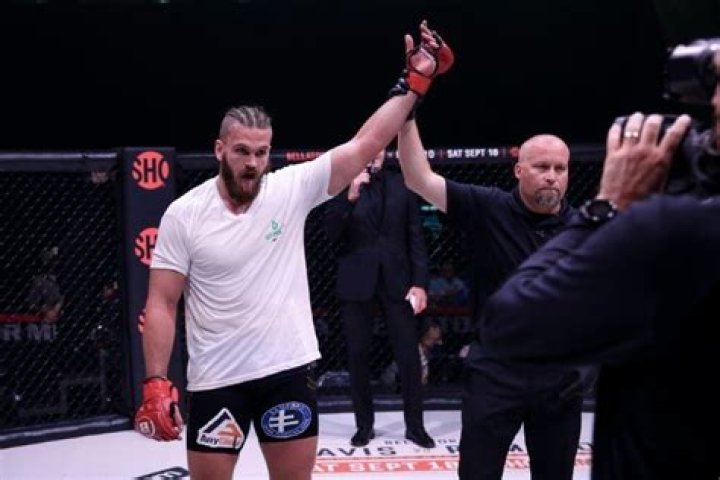 Bellator 265 cage