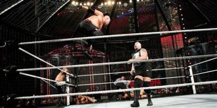 Big Show v Edge v Drew McIntyre v Rey Mysterio v Wade Barrett v Kane Elimination Chamber 2011 Cropped