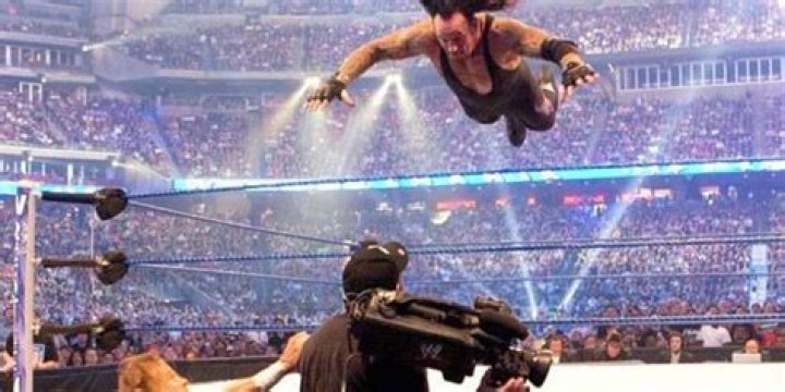 Biggest WWE Divas Botches And Fails