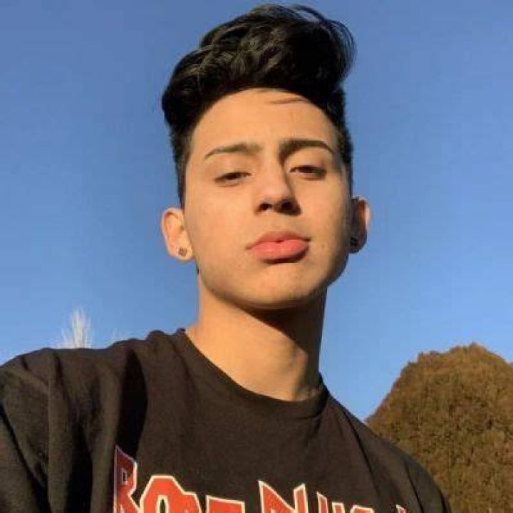 Blesiv Wiki, Bio, Age, Height, Ethnicity, Parents, Facts Starsgab