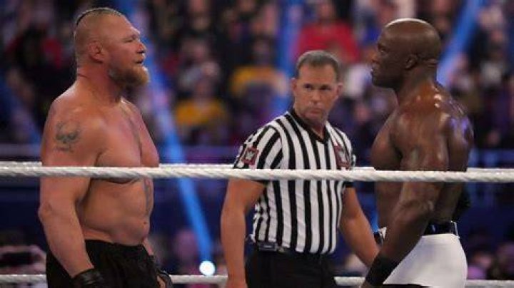 Bobby Lashley eliminates Brock Lesnar 