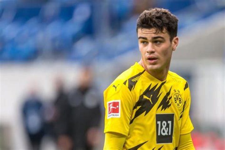Borussia Dortmund Unhappy With Giovanni Reyna’s FIFA 22 Rating