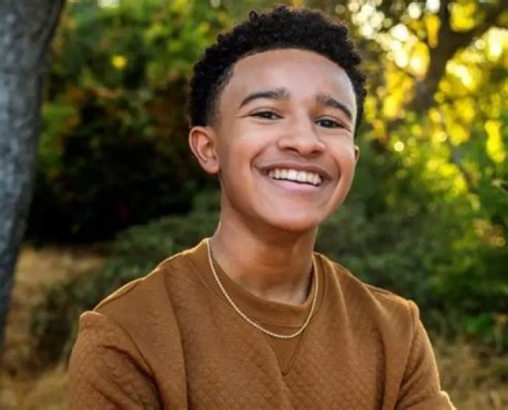 Cameron J. Wright Age, Wiki, Height, Wife, Girlfriend, Family