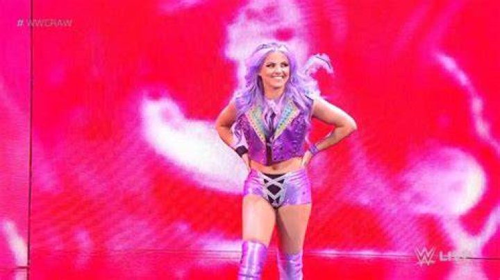 Candice LeRae returns