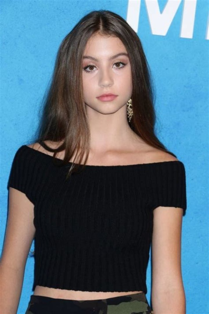 Carys Zeta Douglas Bio, Facts, Family Life of Daughter of Catherine