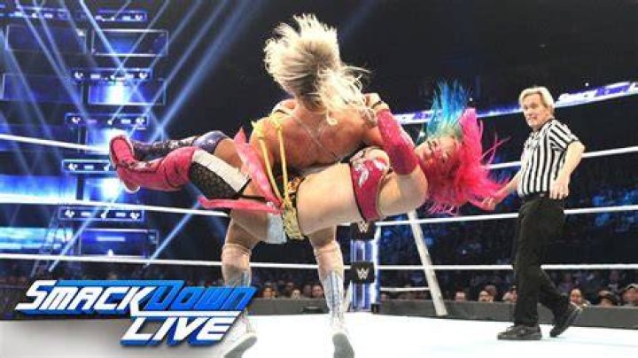 Charlotte Flair vs. Asuka
