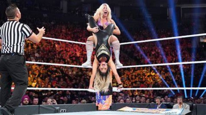 Charlotte Flair vs. Trish Stratus