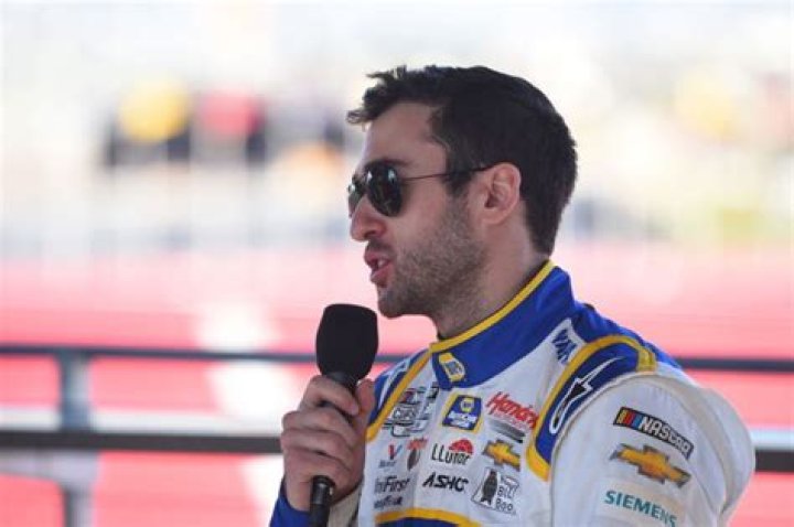 Chase Elliott’s Richard Petty-Esque Look at Atlanta Goes Viral