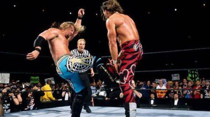 Chris Jericho attacks Shawn Michaels on The Highlight Reel