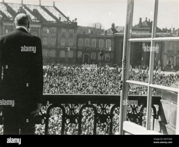 Christian Looks To Crowd