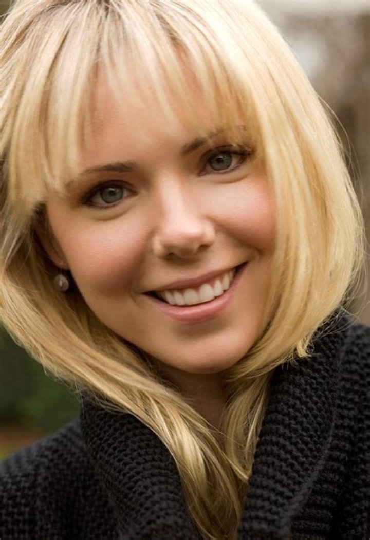 Collette Wolfe as Vixey in Fox and the hound 3