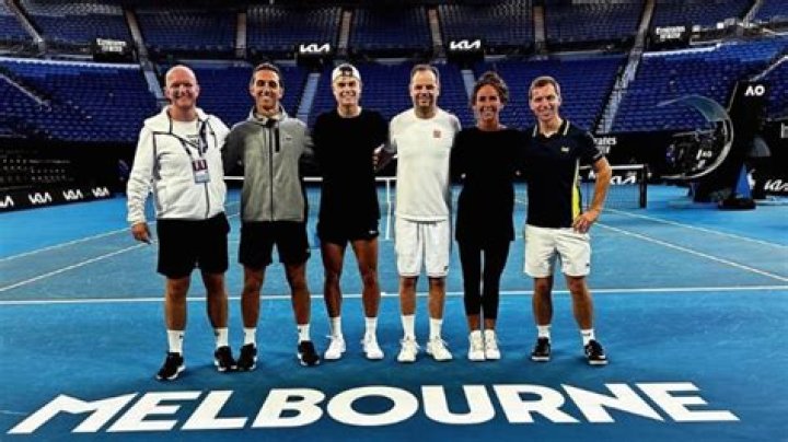 CONFIRMED: Roger Federer’s Long-Time Confidant Turns Crucial for Holger Rune
Amid Boris Becker’s Australian Open Decision