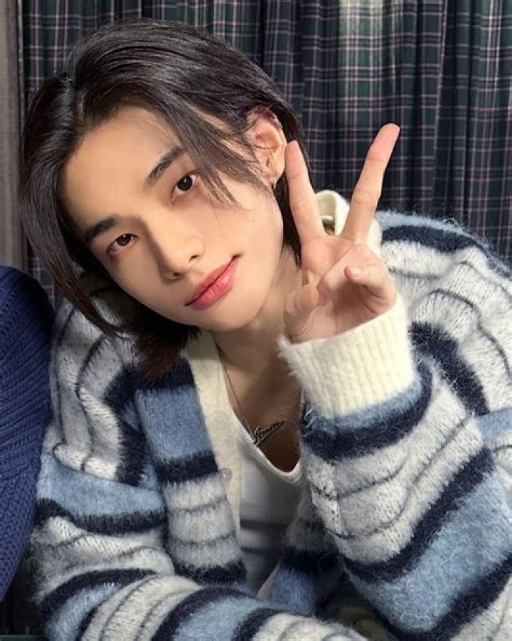 CUTE KOREAN BOY HYUNJIN ON OMEGLE YouTube