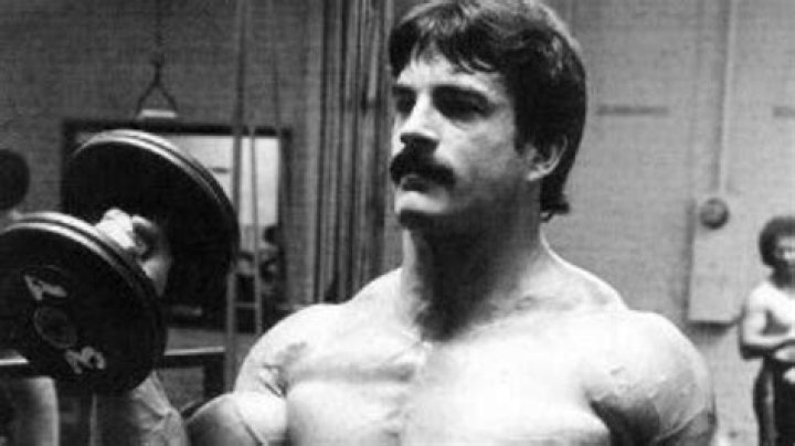 “Death Is an Inevitable Part of Life”: Bodybuilding Legend Mike Mentzer Once
Detailed an Emotional Story About His Deceased Parents