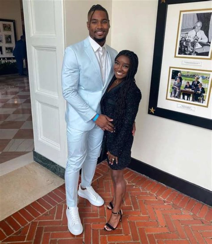 Despite Being a Houston Native, Simone Biles’ Husband Jonathan Owens Dons
Another State’s 2.55 Billion U.S. Dollar-Worth MLB Team