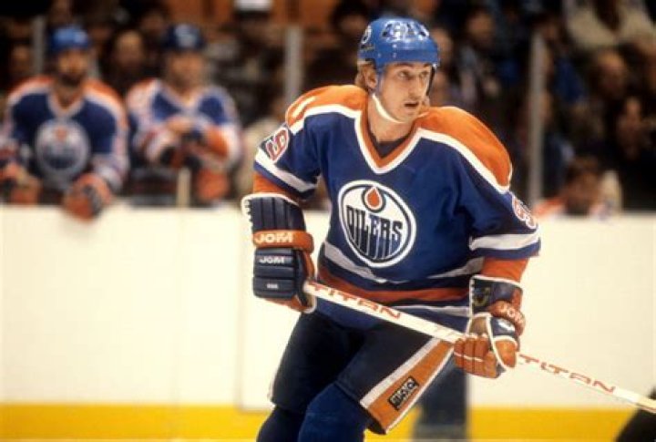 “Disappointed My Parents”: Hockey Legend Wayne Gretzky Suffered a Bitter-Sweet
Moment After Breaking an Impeccable NHL Record in 1981