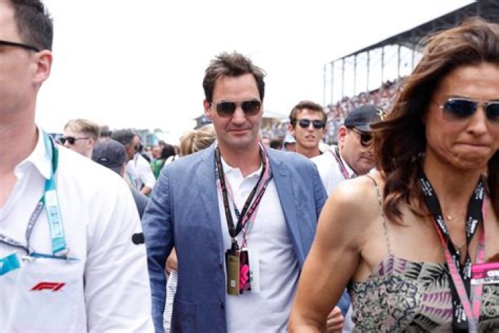 “Do You Have Any Idea What the Real King Looks Like”: Tennis Fans Left Fuming
After Roger Federer Gets Disrespected by F1 Over Bizarre Confusion