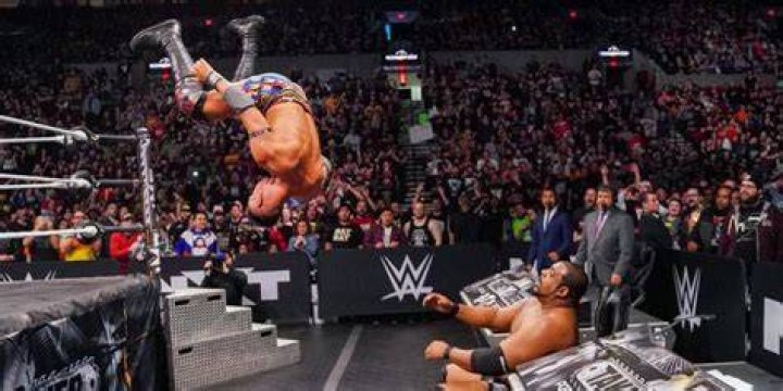 Dominik Dijakovic Dives On Keith Lee
