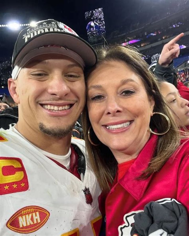 “Driving and Watching”: Patrick Mahomes’ Loving Momma Randi Unfortunately Misses
Son’s Wild Card Clash, Shares Personal Message