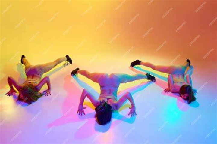 En ropa interior y bailando sensual, Yailin La M&aacute;s Viral estrena