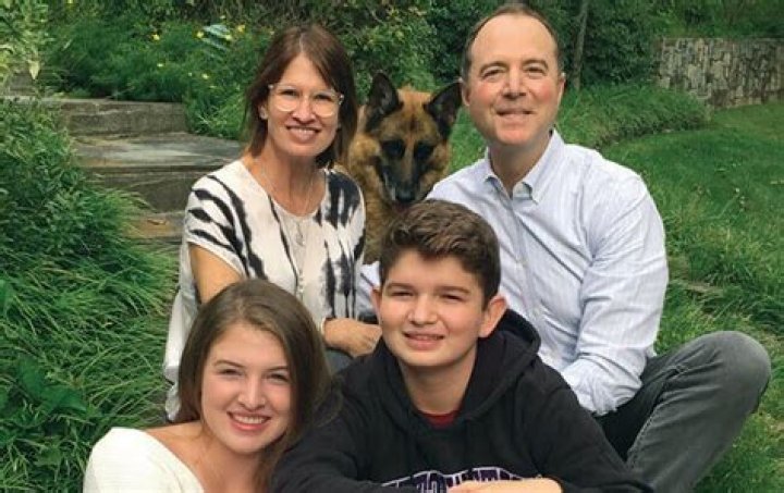 Eve Schiff bio husband, children, parents, net worth, measurements