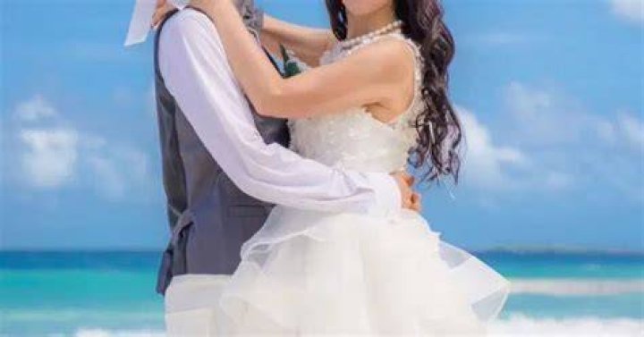 ExMarine marries the woman whom he saved by donating half of his liver