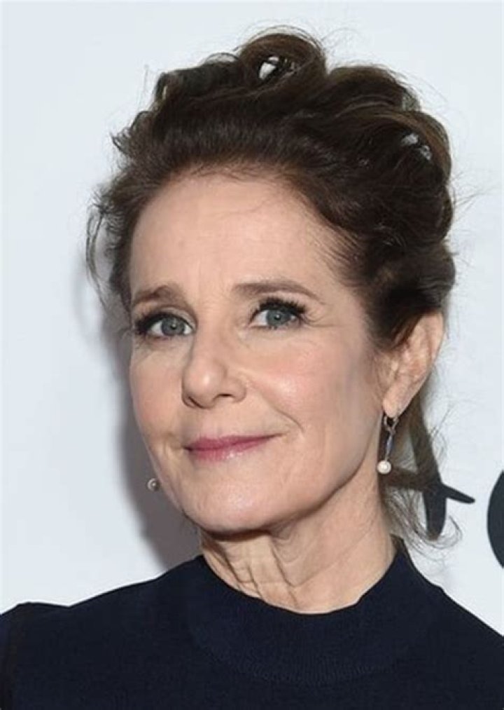 Fan Casting Debra Winger as Rhea Jarrell in Succession (90s) on myCast