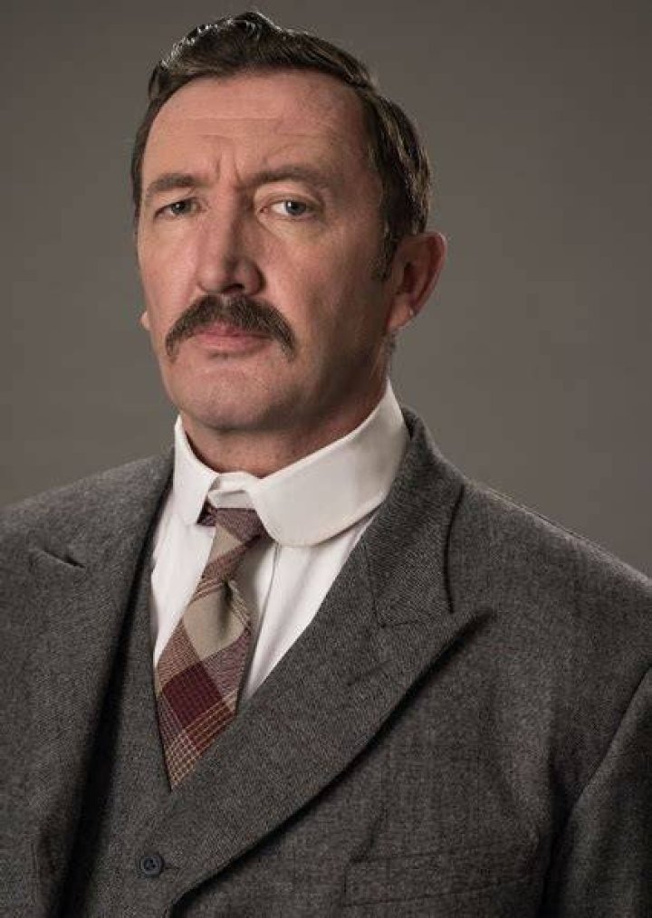 Fan Casting Ewan McGregor as Mayor Augustus in The Grinch (Horror Movie) on myCast
