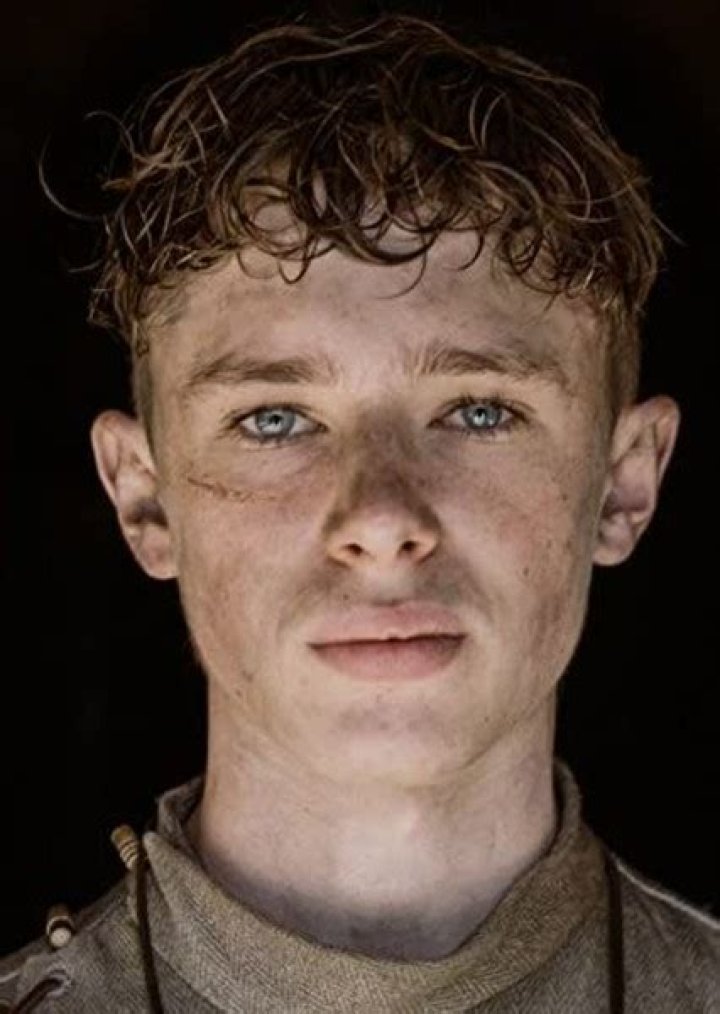 Fan Casting Finn Elliot as Donald Hamilton in You Season 5 on myCast